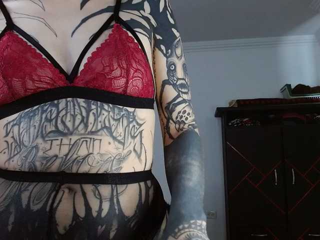 Inked-Val live cam on BongaCams