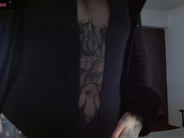 Inked-Val live cam on BongaCams