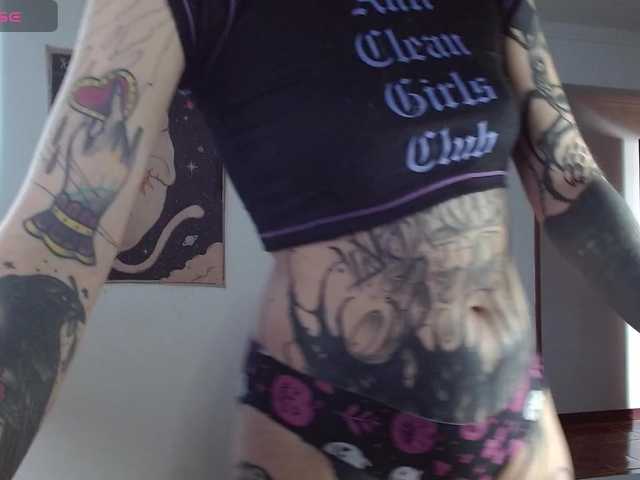 Inked-Val live cam on BongaCams