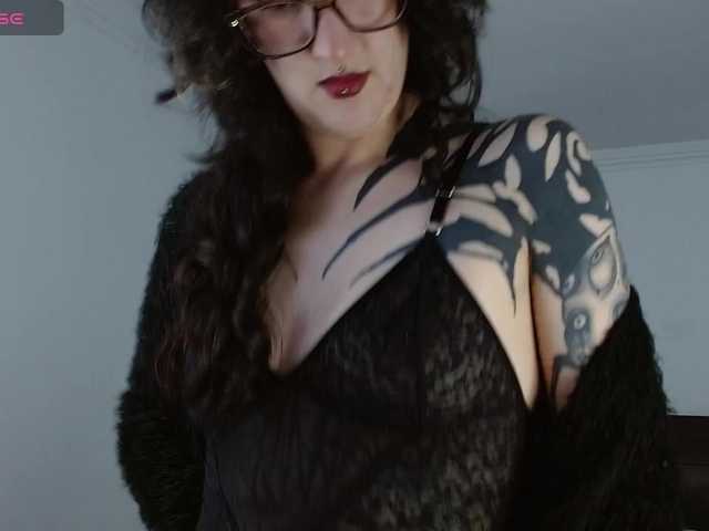 Inked-Val live cam on BongaCams