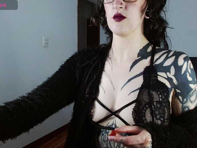 Inked-Val live cam on BongaCams