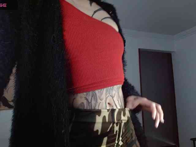 Modella: Inked-Val