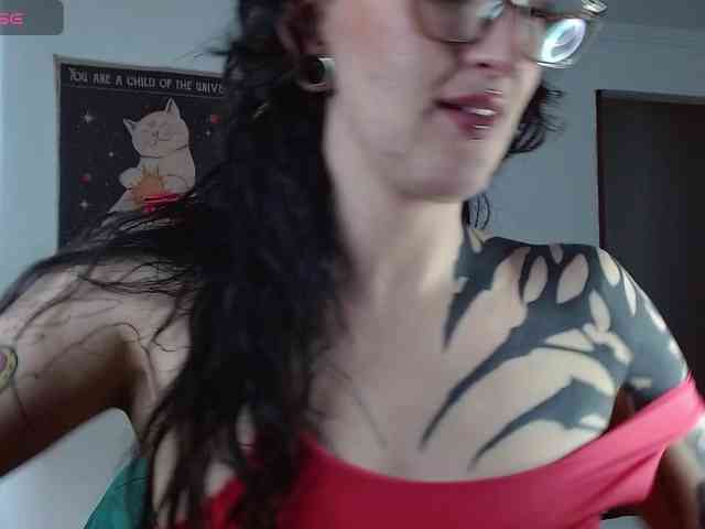 Modella: Inked-Val