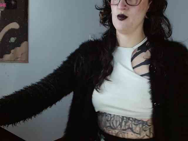 Modella: Inked-Val