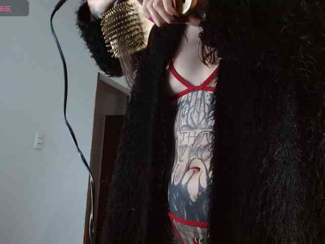 Modella: Inked-Val