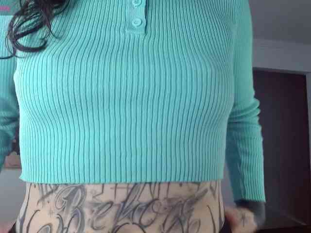 Modella: Inked-Val