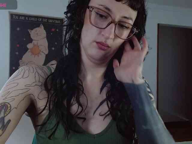 Modella: Inked-Val