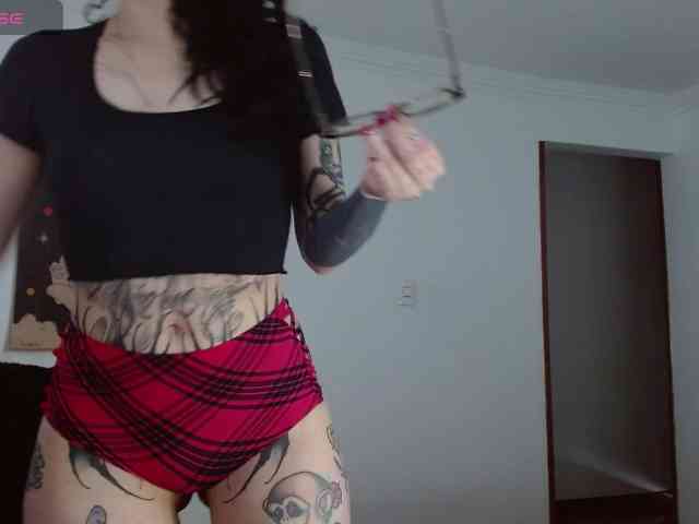Modella: Inked-Val