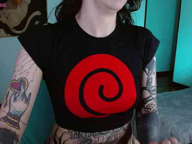 Modella: Inked-Val