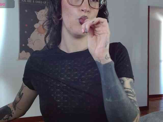 Modella: Inked-Val