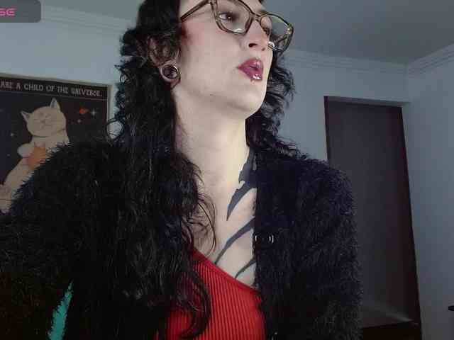 Modella: Inked-Val