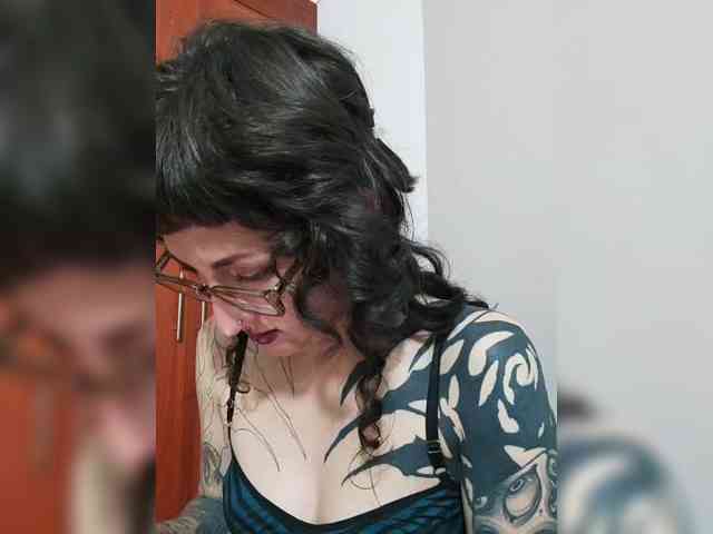 Inked-Val Live Webcam on BongaCams