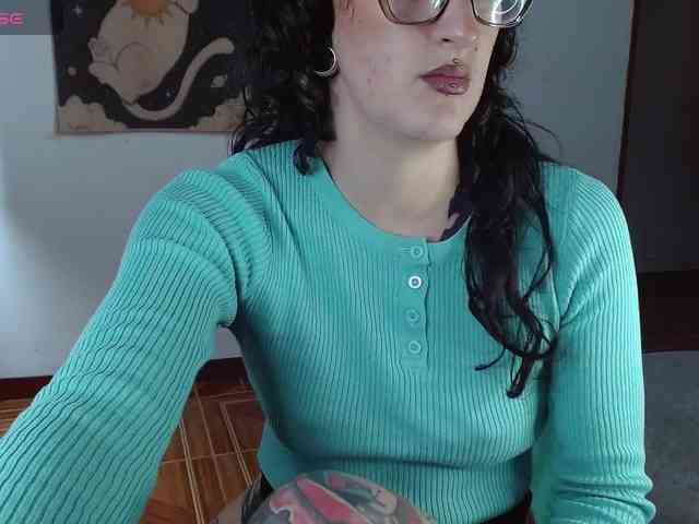 Modella: Inked-Val