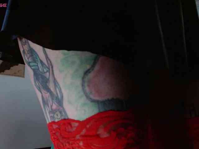 Modella: Inked-Val