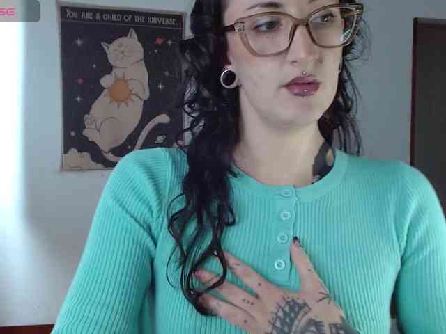 Modella: Inked-Val