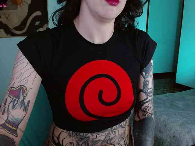 Modella: Inked-Val