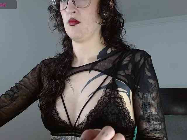 Modella: Inked-Val