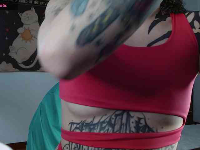 Modella: Inked-Val