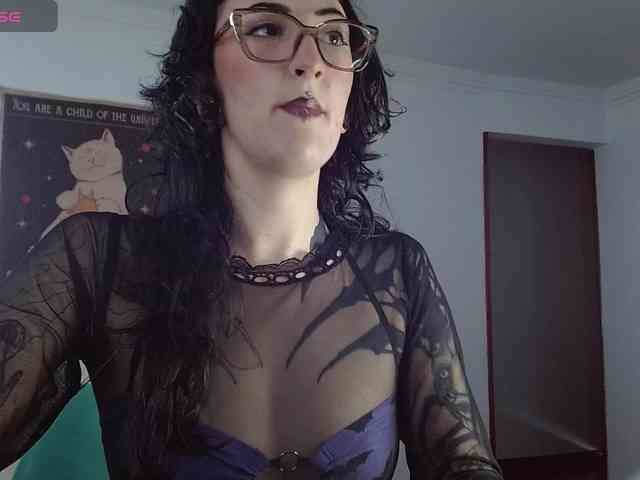 Modella: Inked-Val