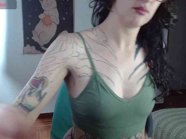 Modella: Inked-Val