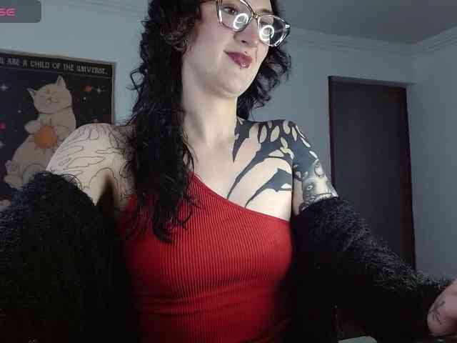 Modella: Inked-Val