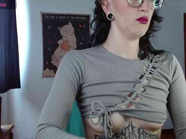 Modella: Inked-Val
