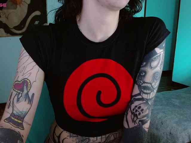 Modella: Inked-Val