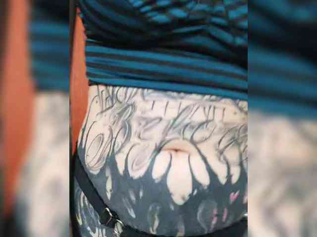 Modella: Inked-Val