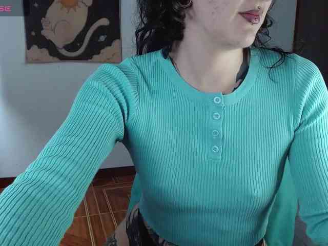 Modella: Inked-Val