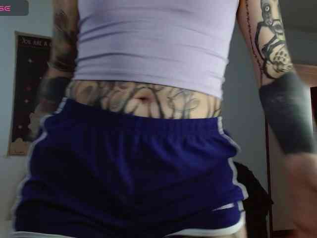 Modella: Inked-Val