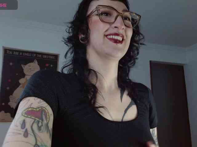 Modella: Inked-Val