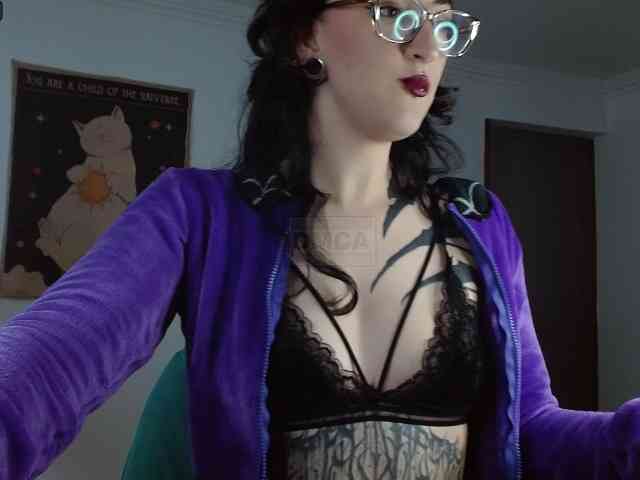 Modella: Inked-Val