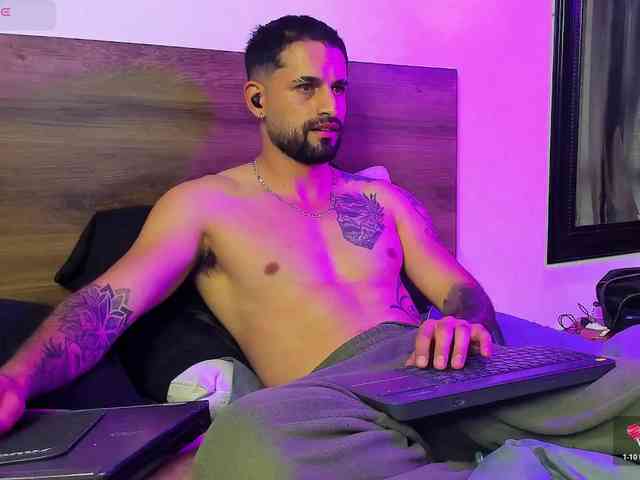 Davevilboy Sex Cam Show