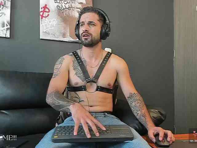 Davevilboy Sex Cam Show