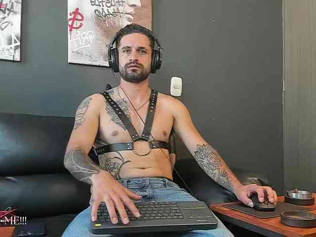 Davevilboy Sex Cam Show
