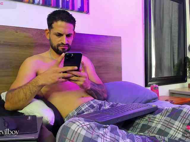 Davevilboy Sex Cam Show