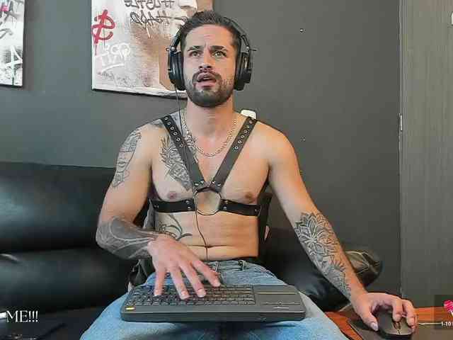 Davevilboy Sex Cam Show