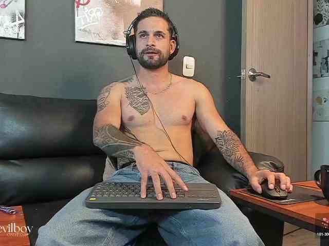 Davevilboy Sex Cam Show