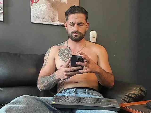 Davevilboy Sex Cam Show
