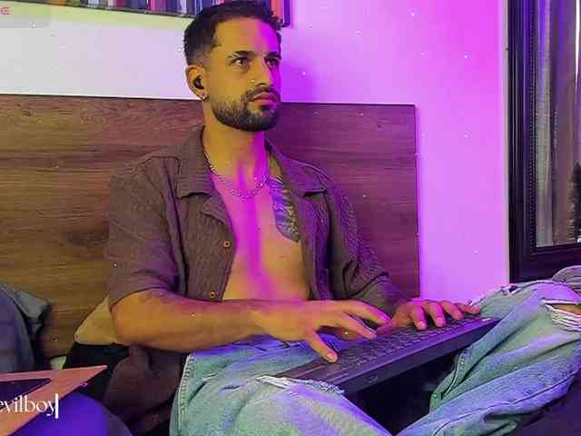 Davevilboy Sex Cam Show