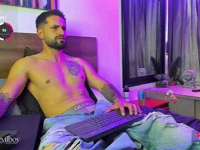 Davevilboy Sex Cam Show