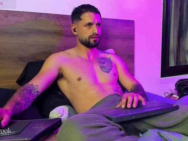 Davevilboy Sex Cam Show