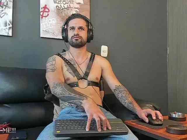 Davevilboy Sex Cam Show