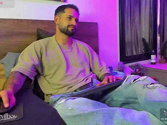 Davevilboy Sex Cam Show