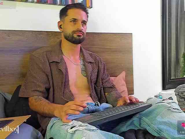 Davevilboy Sex Cam Show