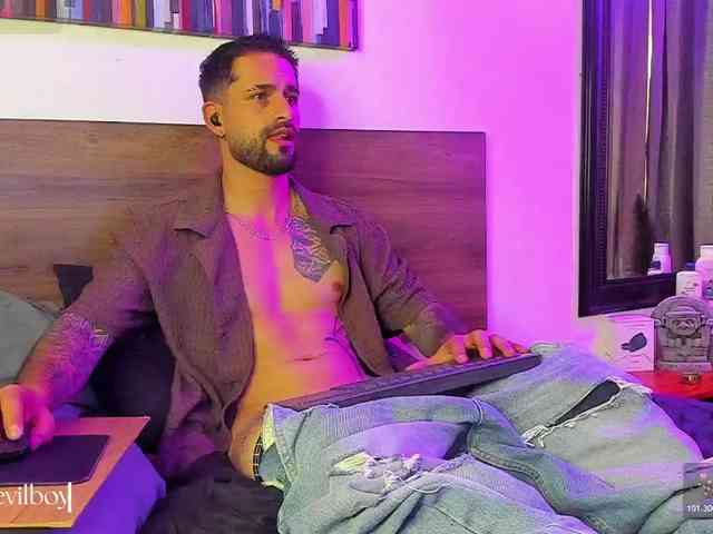 Davevilboy Sex Cam Show