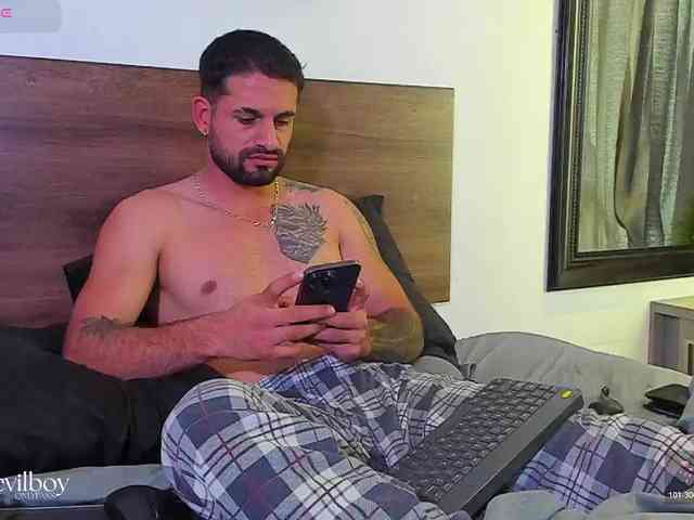 Davevilboy Sex Cam Show