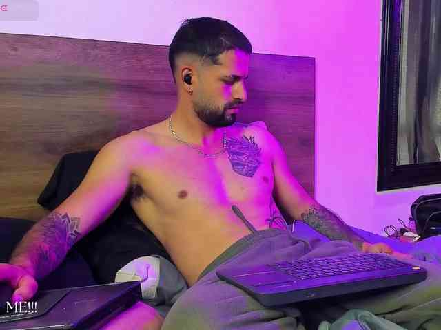 Davevilboy Sex Cam Show