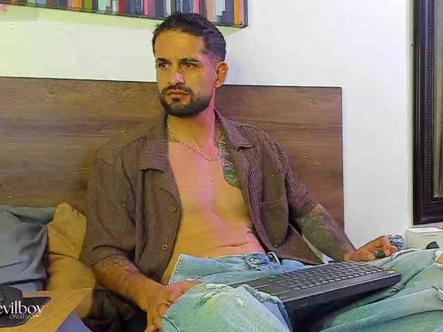 Davevilboy Sex Cam Show