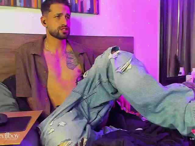 Davevilboy Sex Cam Show